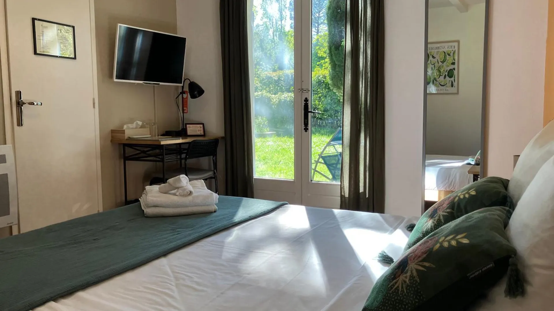 ***  Hotel La Bastide Du Val à Le Val France