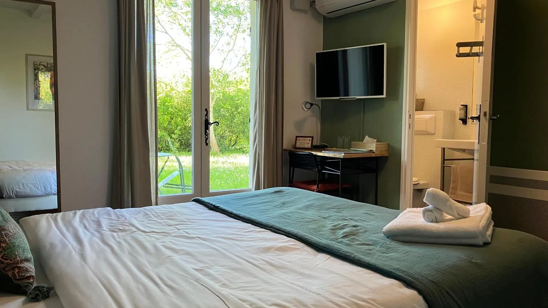 Hotel La Bastide Du Val à Le Val 3*,